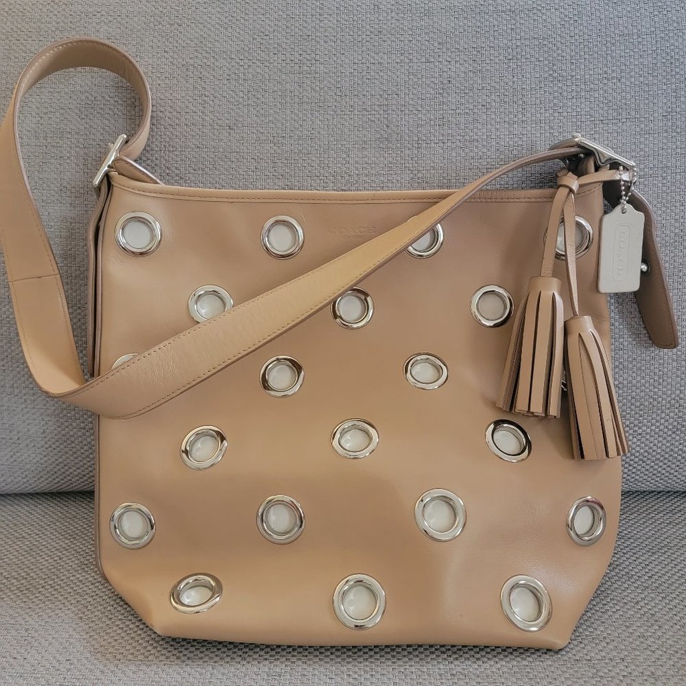 Coach Tan Leather Grommet Tote Purse Bag Medium Tassel Y2K